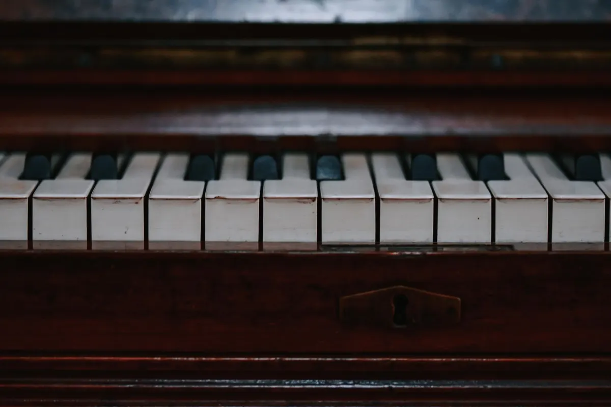 thrifted wooden piano bench before makeover rustic wood