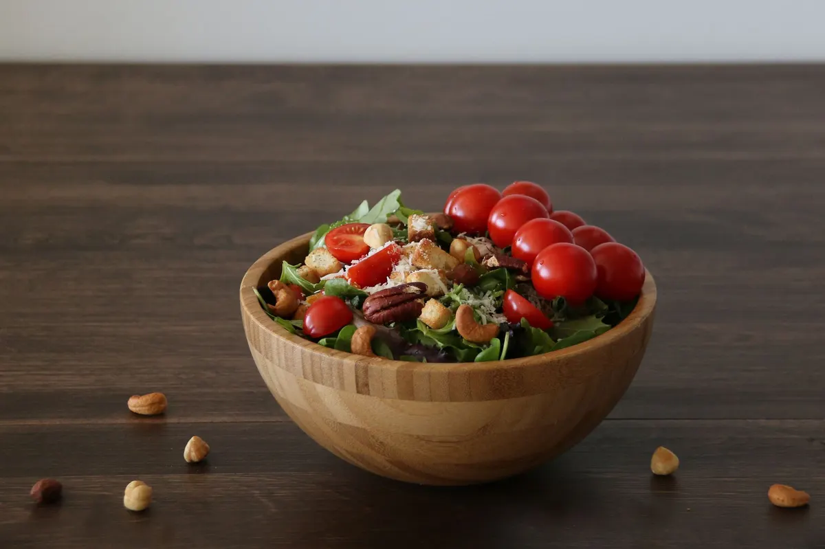 wooden platter table setting