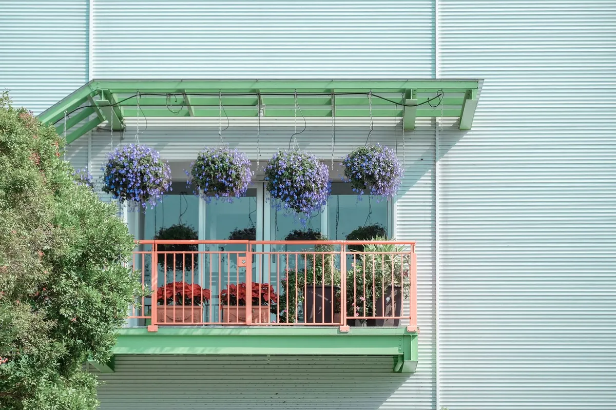 vertical wooden ladder planter balcony herbs